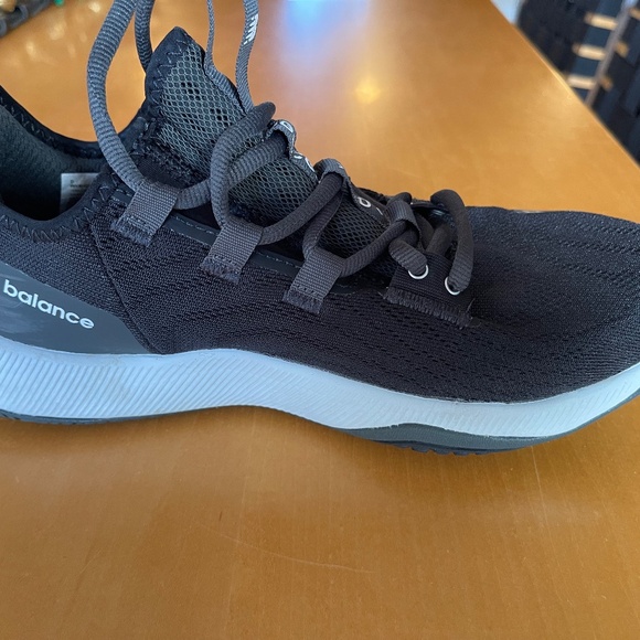 S - New Balance FuelCell Trainer Black and White Sneaker, 7.5 Wide - Picture 10 of 14